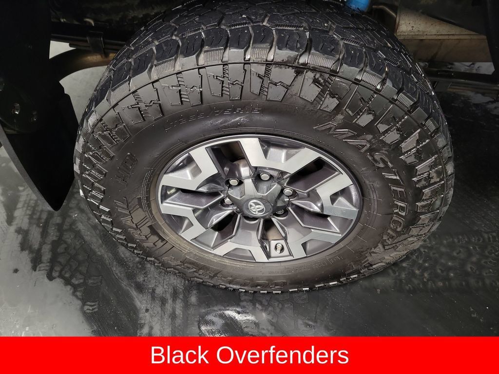 Used 2019 Toyota Tacoma TRD Off-Road AWD/4WD image 11