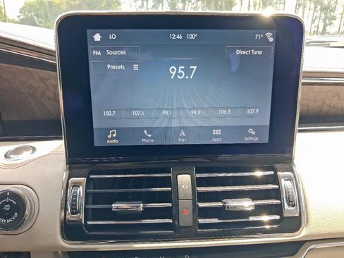 Used 2018 Lincoln Navigator Reserve w/ Technology Package AWD/4WD image 13