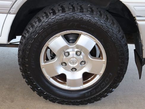 Used 2000 Toyota Land Cruiser image 48