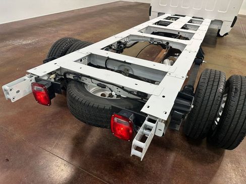 Used 2023 Ford Transit 350 DRW AWD image 45