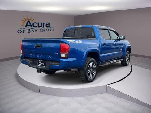 Used 2017 Toyota Tacoma TRD Sport w/ Tow Package (A/T) image 6