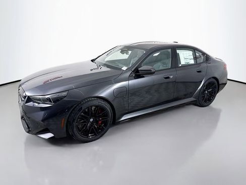 New 2026 BMW M5 w/ Carbon Package image 3