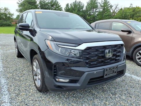 Used 2025 Honda Passport EX-L image 12