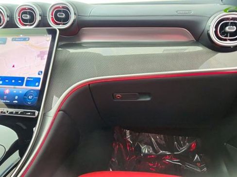 Used 2025 Mercedes-Benz GLC 300 4MATIC image 36