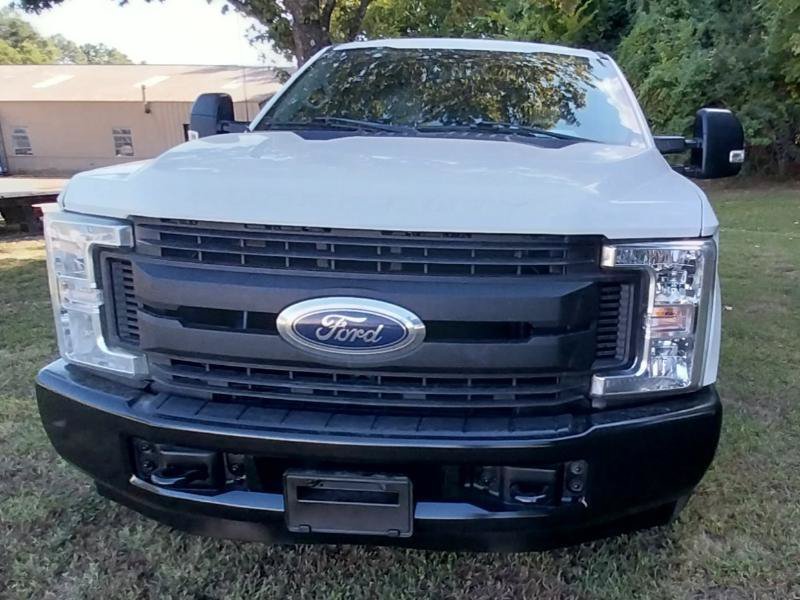 Used 2019 Ford F250 XL w/ Power Equipment Group RWD image 4