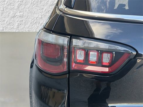 Used 2020 Jeep Compass Latitude w/ Popular Equipment Group image 10