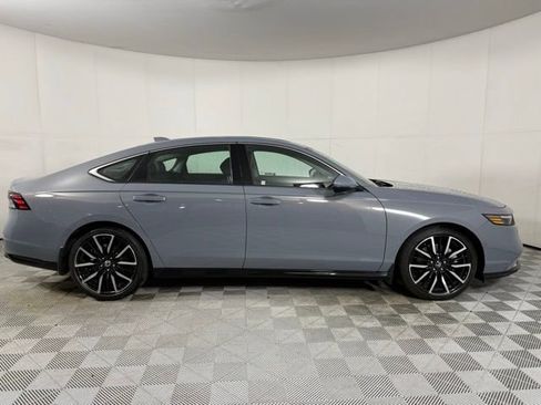 Used 2023 Honda Accord Touring image 6