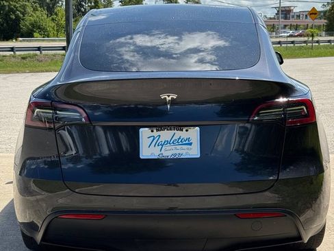Used 2024 Tesla Model Y Long Range RWD image 12