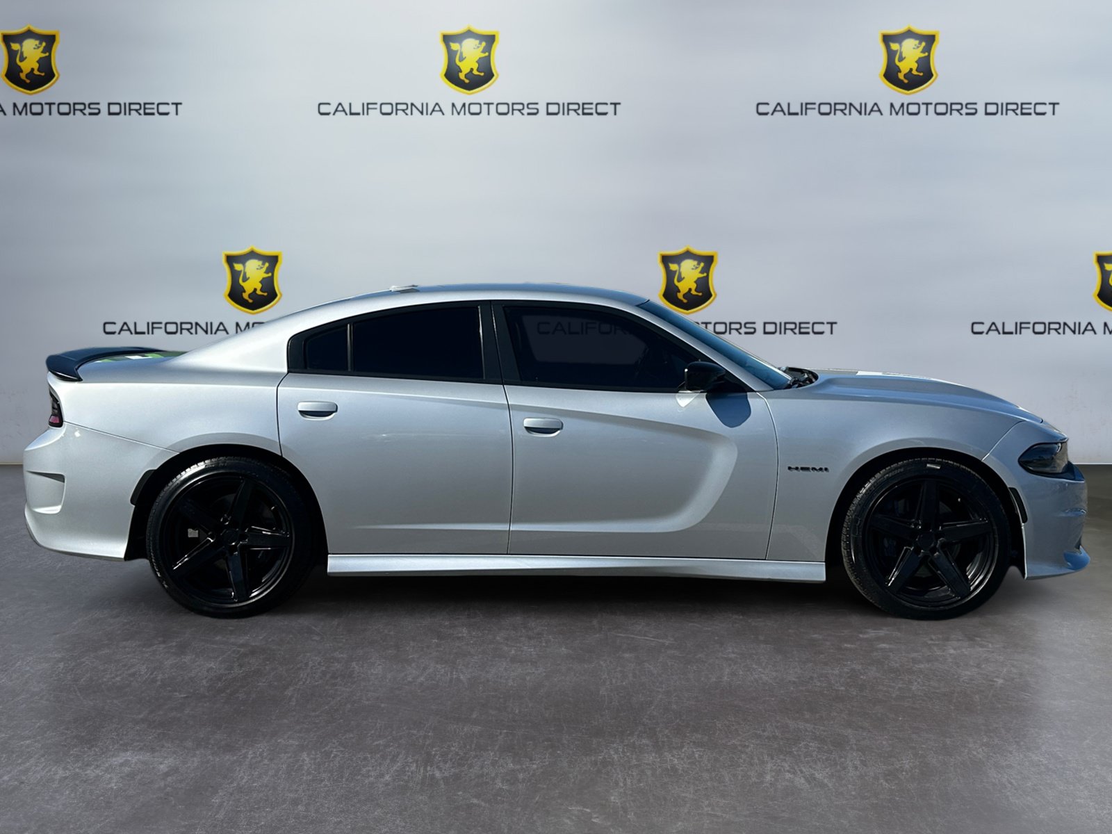 Used 2022 Dodge Charger R/T w/ Plus Group RWD image 6