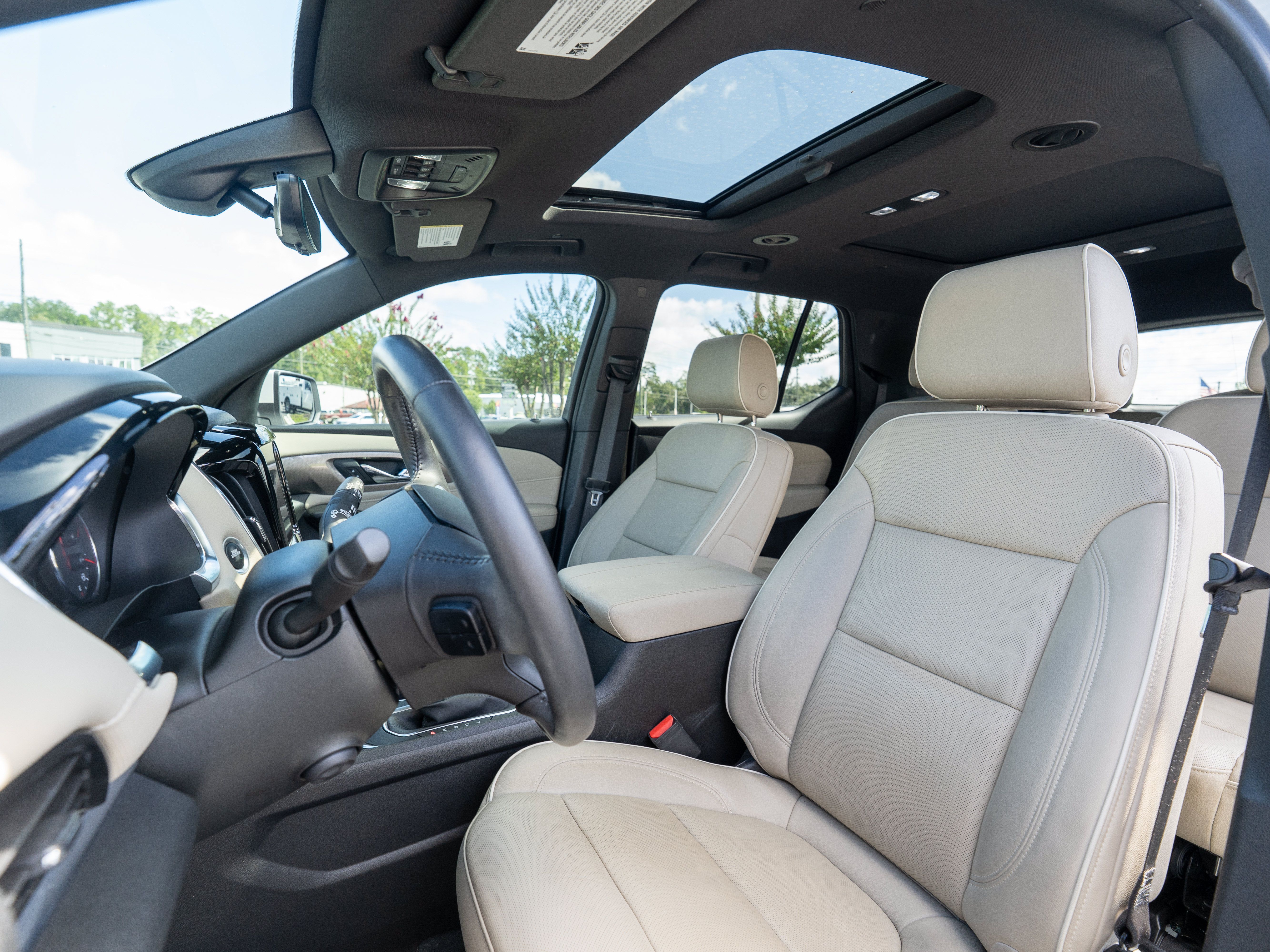 Used 2022 Chevrolet Traverse Premier w/ LPO, Floor Liner Package FWD image 8