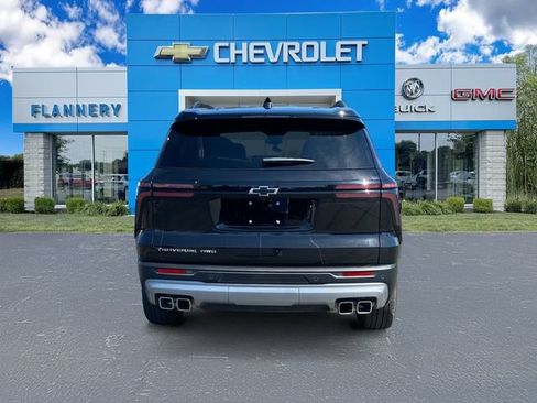Used 2025 Chevrolet Traverse LT w/ Driver Confidence Package AWD/4WD image 4