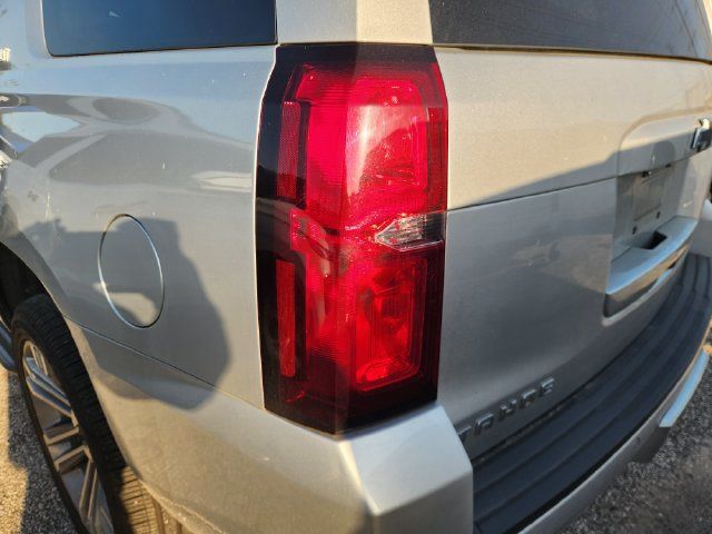 Used 2018 Chevrolet Tahoe LT w/ Luxury Package RWD image 7