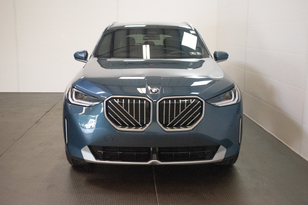 New 2026 BMW X3 xDrive30i w/ Premium Package AWD/4WD image 2