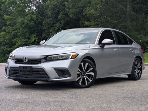 Used 2023 Honda Civic EX image 4