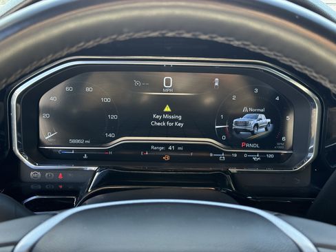 Used 2024 GMC Sierra 1500 SLT image 15