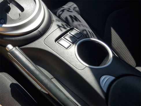 Certified 2017 Nissan 370Z Coupe image 23