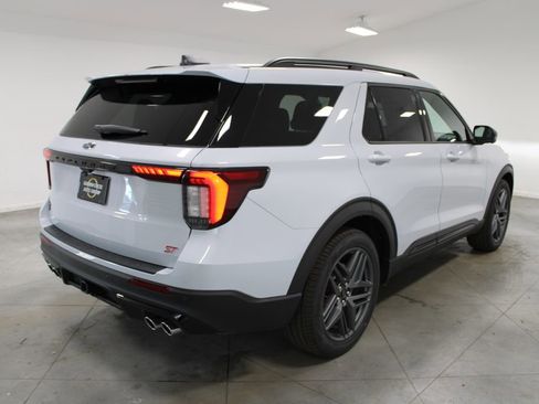 New 2026 Ford Explorer ST image 8