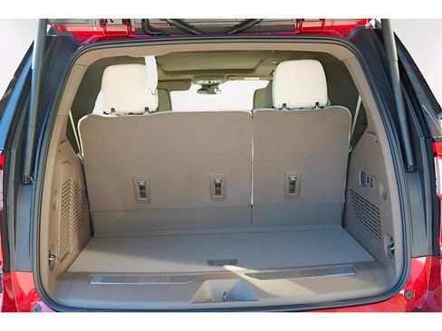 New 2026 GMC Yukon Denali w/ Sun & Power Step Package image 28