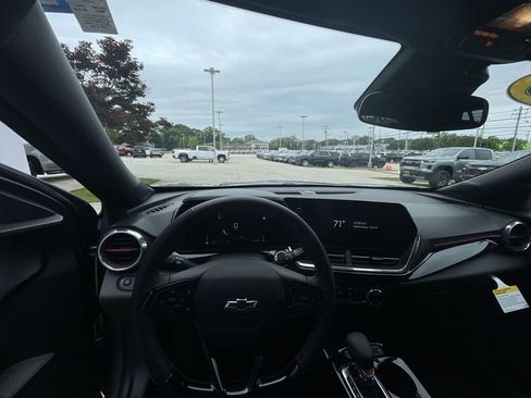 Certified 2025 Chevrolet Trax RS w/ Driver Confidence Package FWD image 10