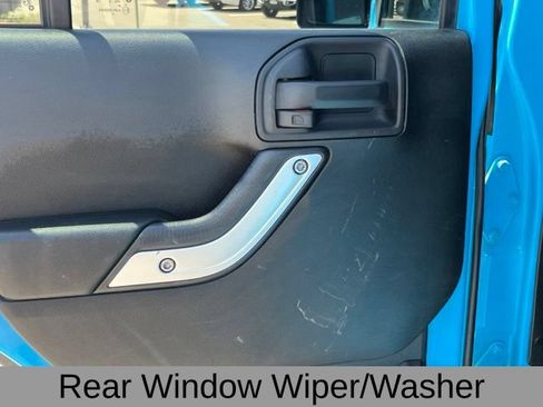 Used 2018 Jeep Wrangler Unlimited Rubicon w/ Cold Weather Group AWD/4WD image 18