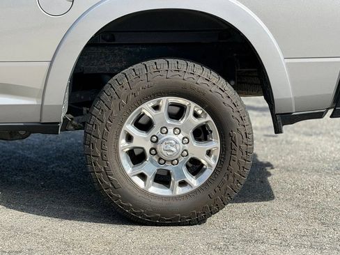 Used 2019 RAM 2500 Laramie AWD/4WD image 3