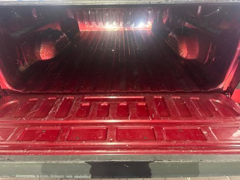 Used 2018 GMC Sierra 1500 SLE w/ SLE Value Package image 12