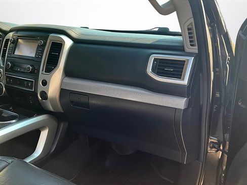 Used 2017 Nissan Titan PRO-4X image 26