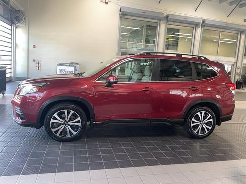 Used 2022 Subaru Forester Limited image 4