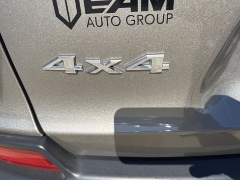 Used 2020 Jeep Cherokee Limited w/ Technology Group image 12