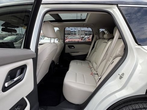 Used 2023 Nissan Rogue SL w/ SL Premium Package image 17