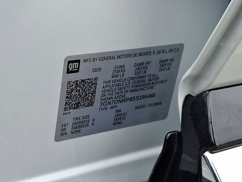 Used 2025 Chevrolet Equinox EV LT FWD image 29
