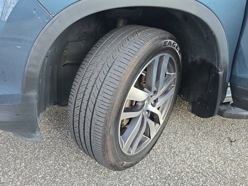 Used 2018 Honda Pilot Touring image 32