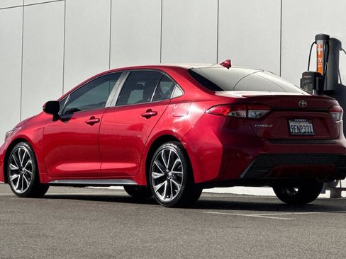 Used 2020 Toyota Corolla SE image 3