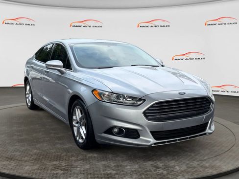 Used 2013 Ford Fusion SE FWD image 5