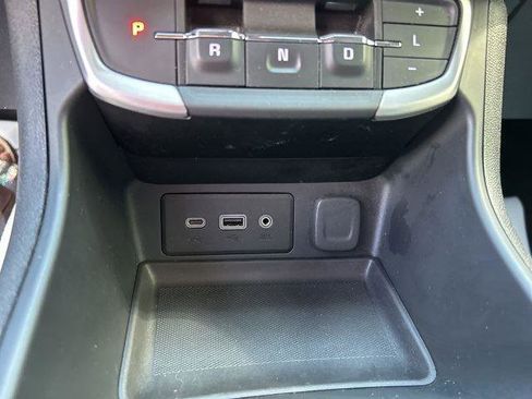 Used 2024 GMC Terrain SLE image 23