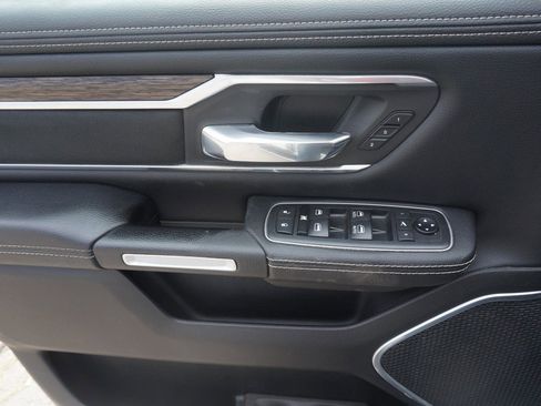 Used 2020 RAM 1500 Laramie AWD/4WD image 19