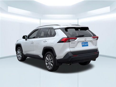 Used 2024 Toyota RAV4 XLE Premium FWD image 4