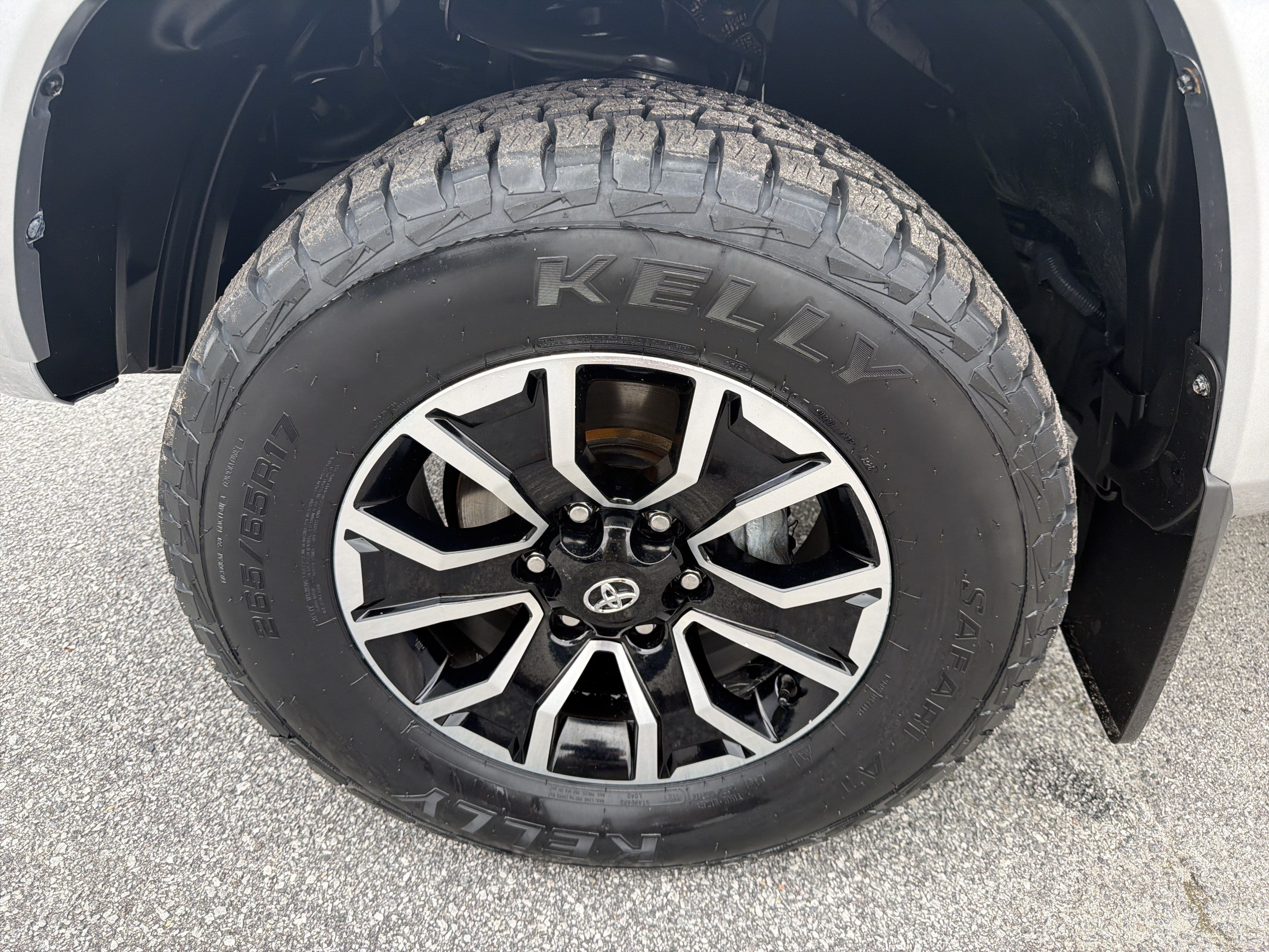 Used 2022 Toyota Tacoma TRD Sport w/ TRD Premium Sport Package AWD/4WD image 12