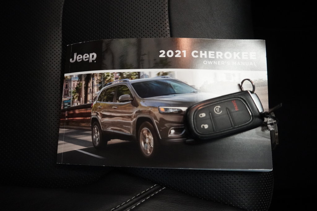 Used 2021 Jeep Cherokee Latitude Lux 80th Anniv w/ Quick Order Package 26U 80TH AWD/4WD image 27