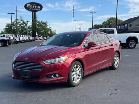 Used 2014 Ford Fusion SE w/ Equipment Group 202A FWD image 3