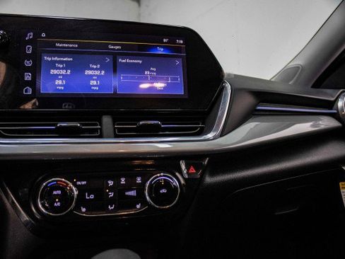 Used 2024 Chevrolet Trax LT w/ Driver Confidence Package image 15