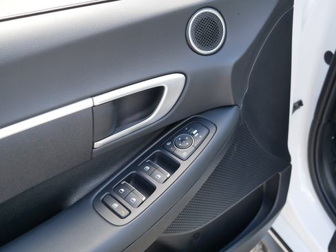 Certified 2025 Hyundai Sonata SE FWD image 15