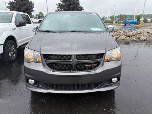 Used 2019 Dodge Grand Caravan SXT w/ Driver Convenience Group FWD image 2