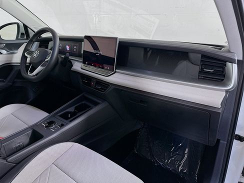 New 2025 Volkswagen Tiguan SE image 26