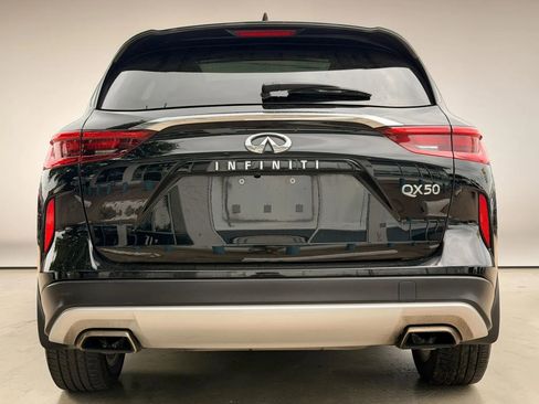 Used 2019 INFINITI QX50 Luxe w/ Navigation Package FWD image 4
