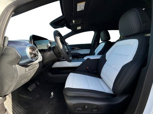 New 2026 Chevrolet Equinox EV LT image 9