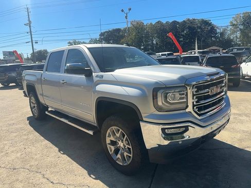 Used 2018 GMC Sierra 1500 SLT image 3