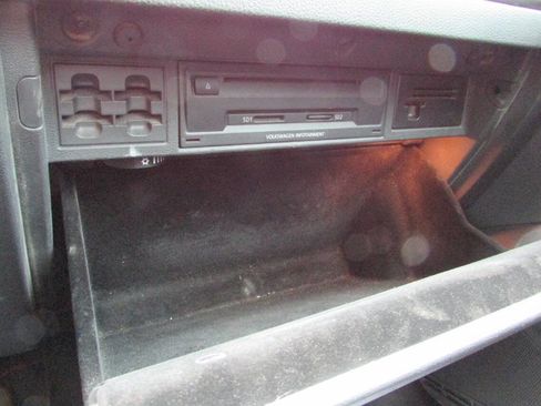 Used 2015 Volkswagen Golf 4-Door FWD image 39