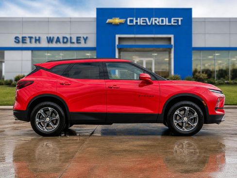 Used 2023 Chevrolet Blazer LT w/ Convenience Package FWD image 8