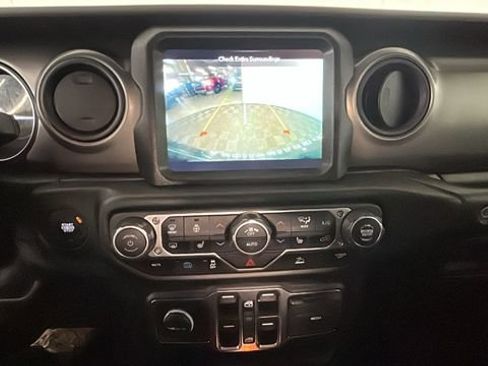 Used 2023 Jeep Wrangler Unlimited w/ Cold Weather Group AWD/4WD image 24